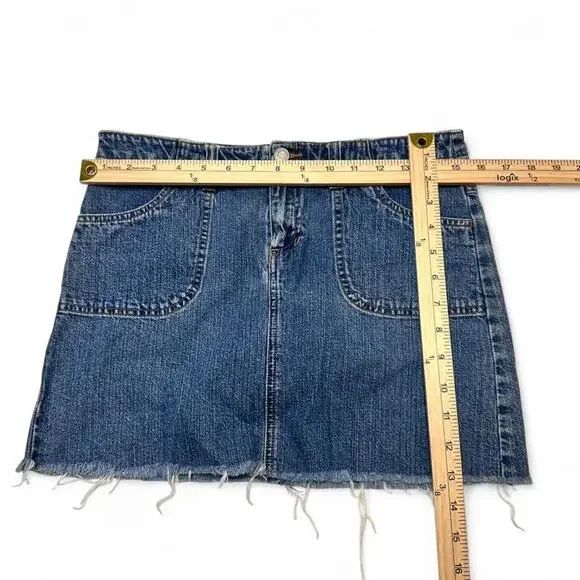 Old Navy Vintage Early 2000s Denim Mini Skirt Cute Back Pockets Size4 100%Cotton - Picture 3 of 4